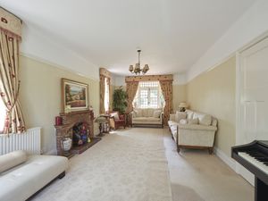 Sitting Room- click for photo gallery